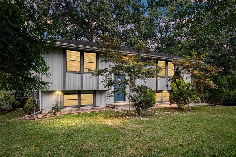 4916 Davidson Rd, Kansas City, MO 64118