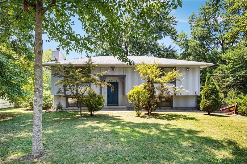 4916 Davidson Rd, Kansas City, MO 64118