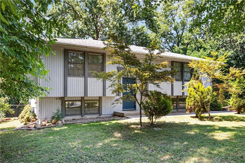 4916 Davidson Rd, Kansas City, MO 64118
