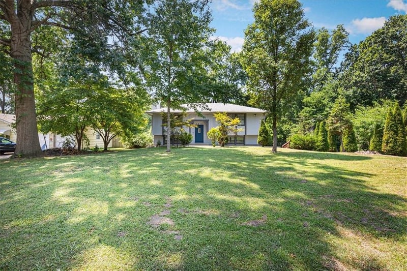 4916 Davidson Rd, Kansas City, MO 64118
