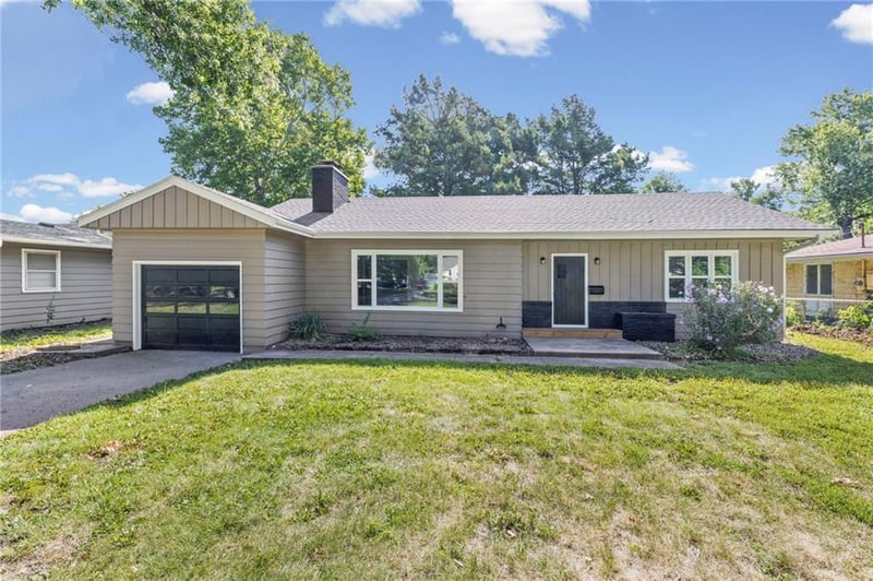 1419 Hickory St, Ottawa, KS 66067