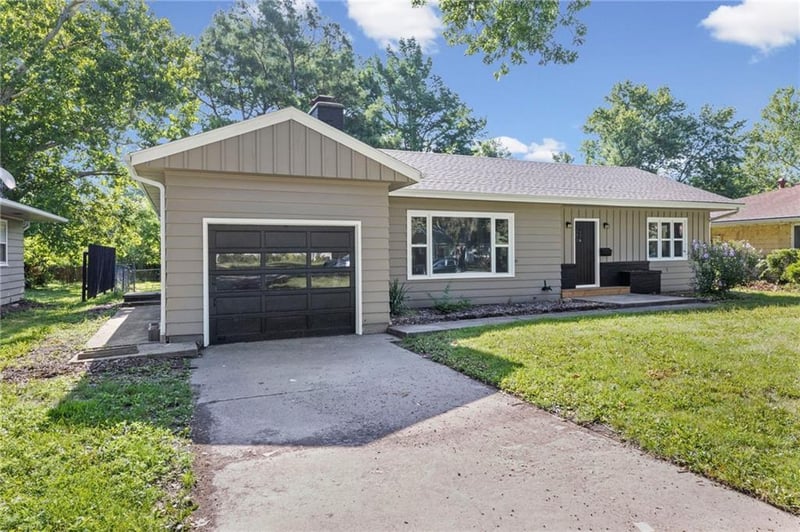 1419 Hickory St, Ottawa, KS 66067