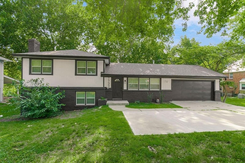 7733 Mission Rd, Prairie Village, KS 66208