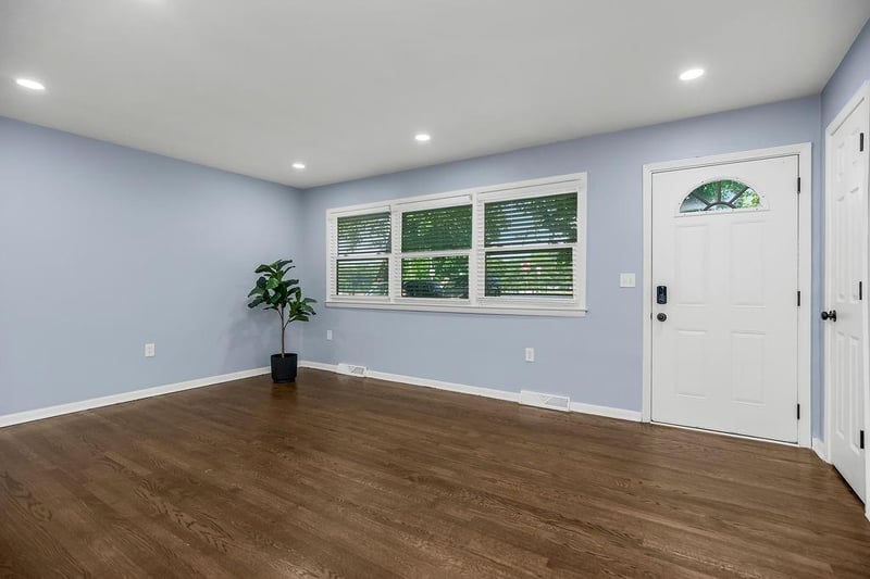 7733 Mission Rd, Prairie Village, KS 66208