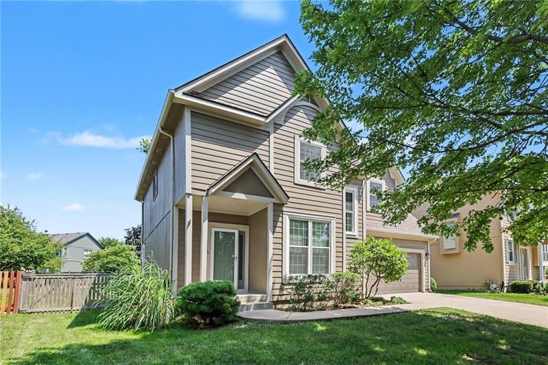 14747 Symphony Dr, Olathe, KS 66062