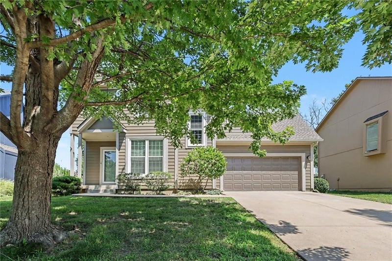 14747 Symphony Dr, Olathe, KS 66062