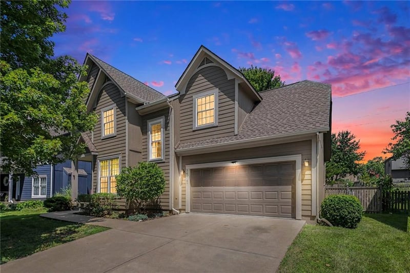 14747 Symphony Dr, Olathe, KS 66062