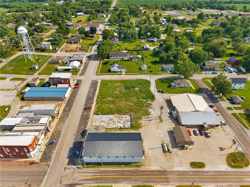 407-419 Main St, Polo, MO 64671