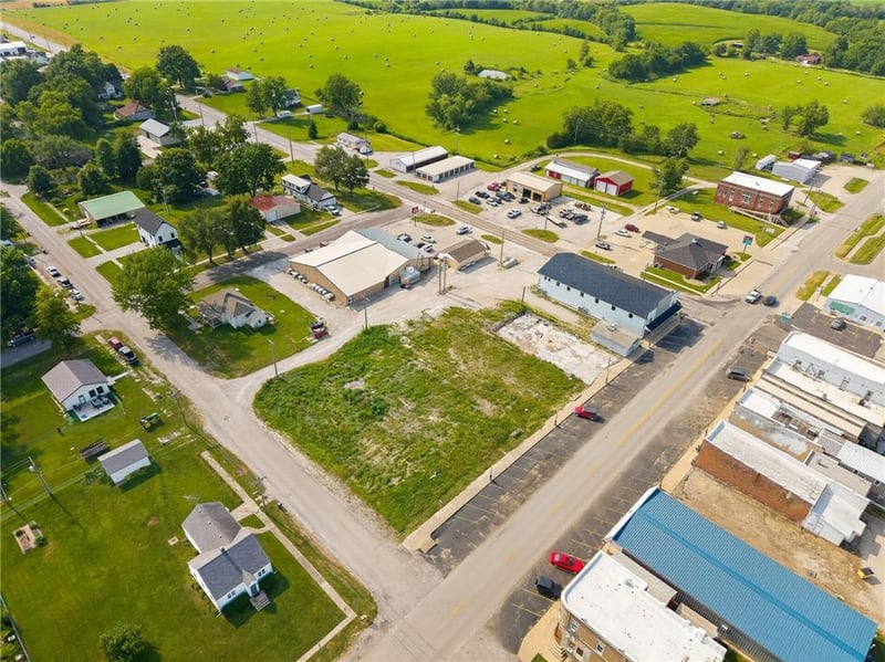407-419 Main St, Polo, MO 64671