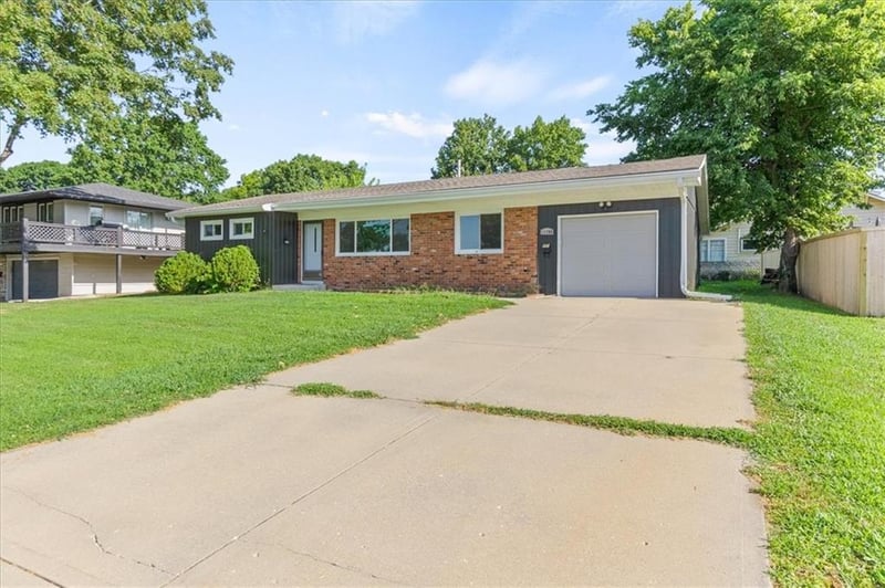 11108 70th Ter, Shawnee, KS 66203