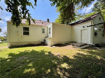 2612 E 75th St, Kansas City, MO 64132