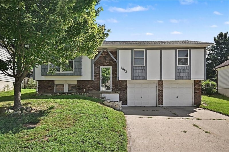 1613 Glen Ellyn St, Independence, MO 64056