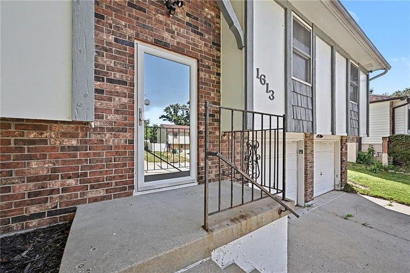 1613 Glen Ellyn St, Independence, MO 64056