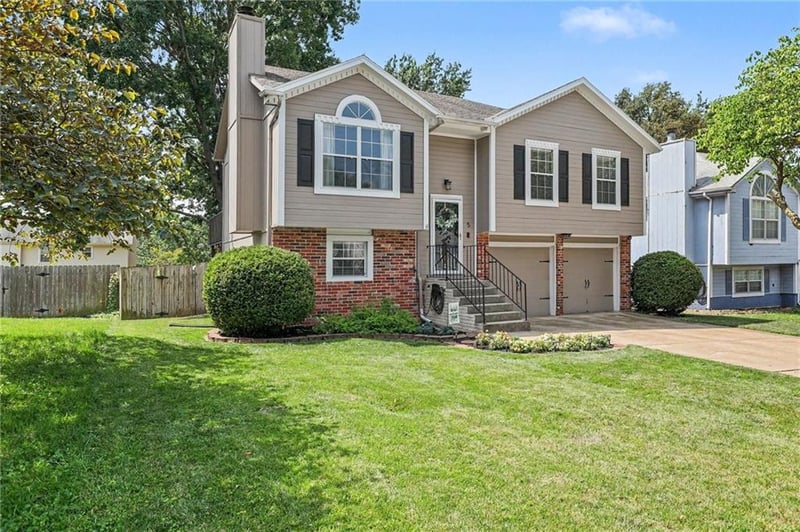 5 111th Ter, Kansas City, MO 64155