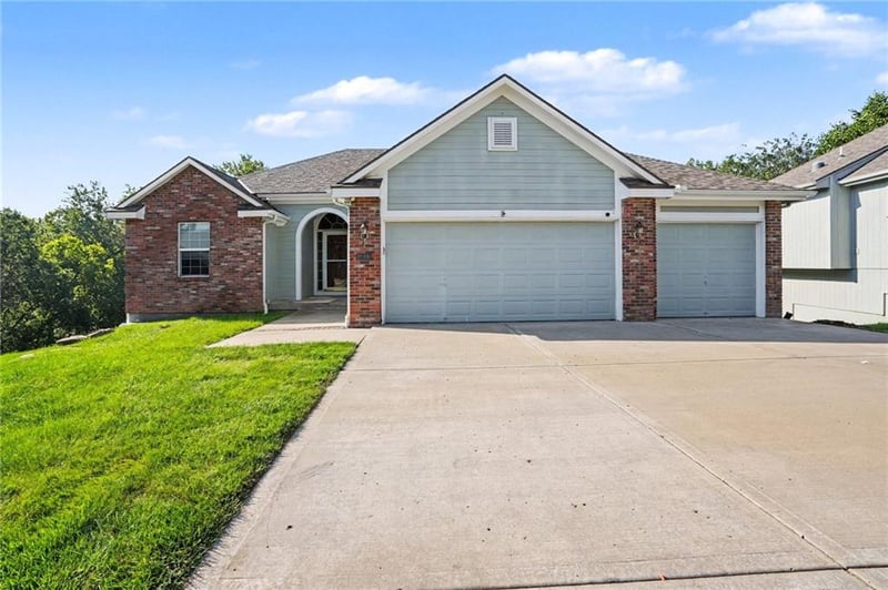 4805 NE 73rd St, Kansas City, MO 64119