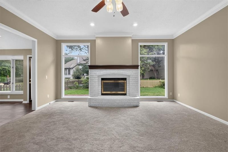 4132 Leeward Dr, Lee's Summit, MO 64082