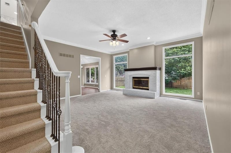 4132 Leeward Dr, Lee's Summit, MO 64082