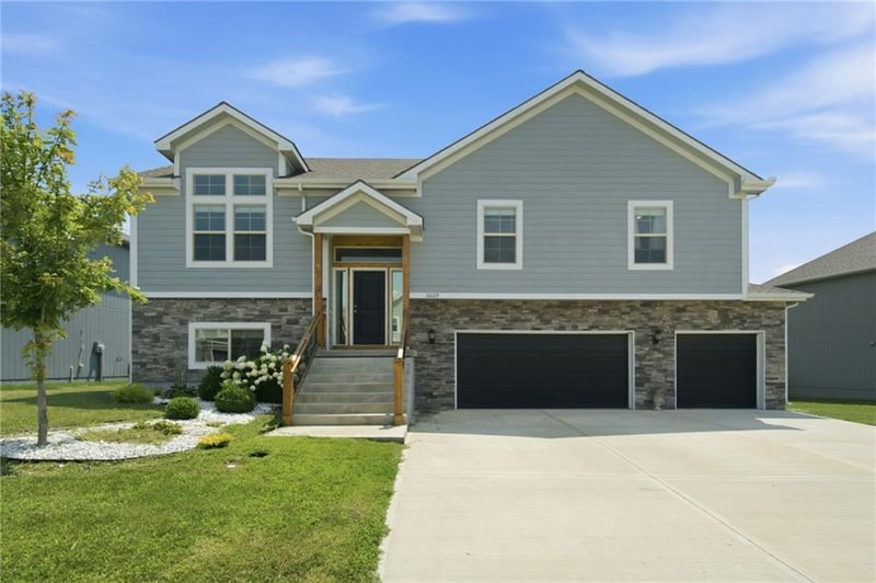 16029 Craig St, Basehor, KS 66007
