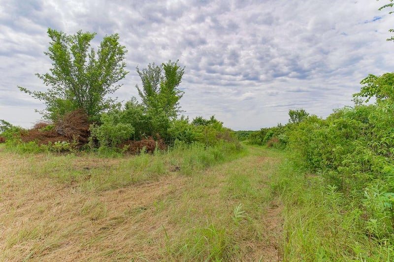 68 Hwy Pleasant Valley Rd, Wellsville, KS 66092