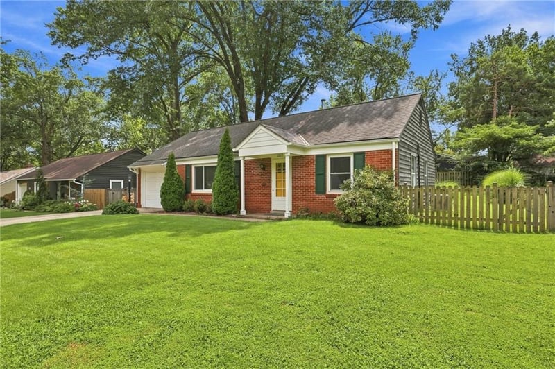 2613 W 79th St, Prairie Village, KS 66208