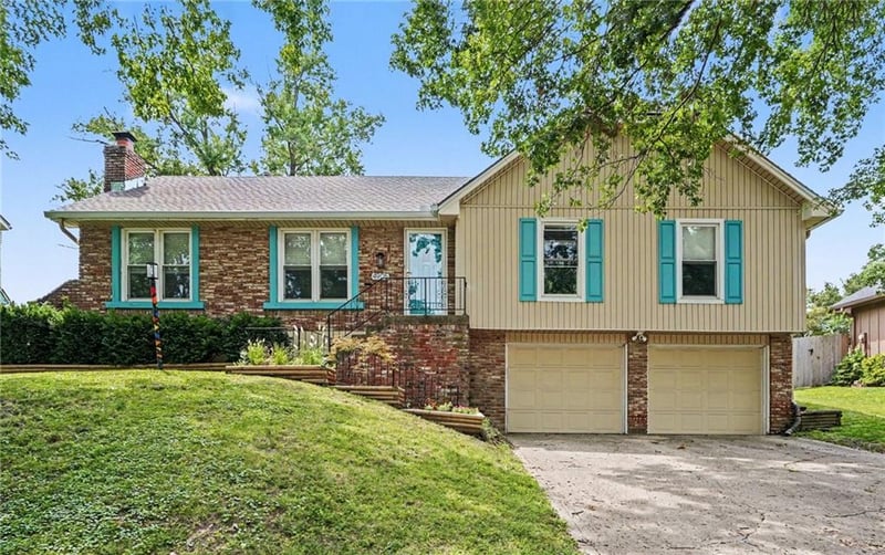 4905 NW 67th St, Kansas City, MO 64151
