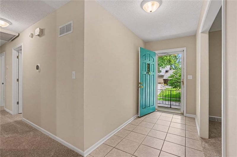 4905 NW 67th St, Kansas City, MO 64151