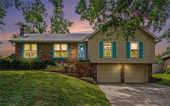 4905 NW 67th St, Kansas City, MO 64151
