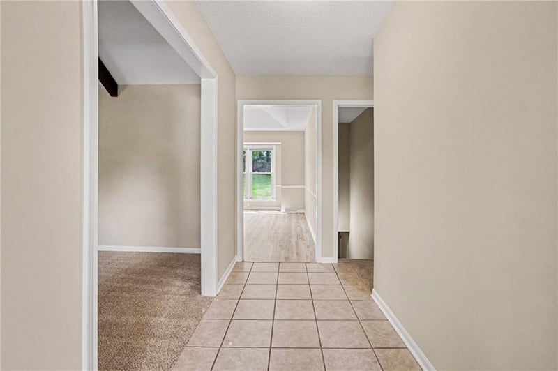 4905 NW 67th St, Kansas City, MO 64151
