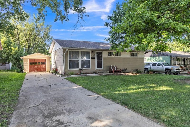 706 Randolph St, St Joseph, MO 64505