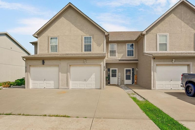 238 5th Ter, Louisburg, KS 66053