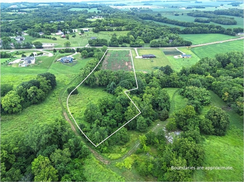 21201 Blue Mills Rd, Independence, MO 64058