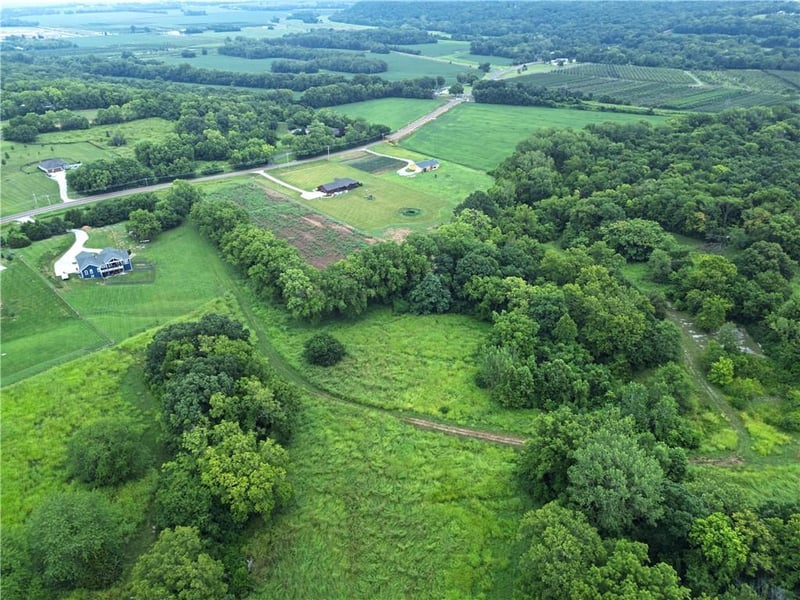 21201 Blue Mills Rd, Independence, MO 64058