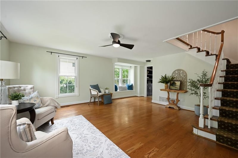 508 Green St, Lee's Summit, MO 64063