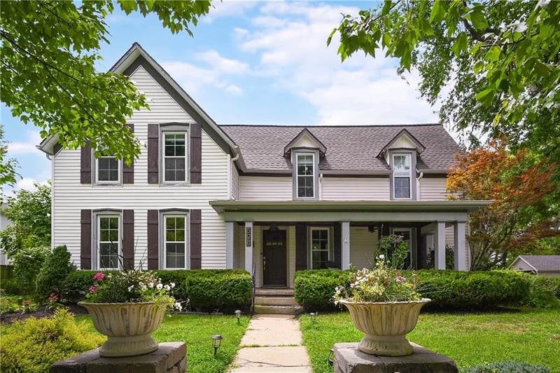 508 Green St, Lee's Summit, MO 64063