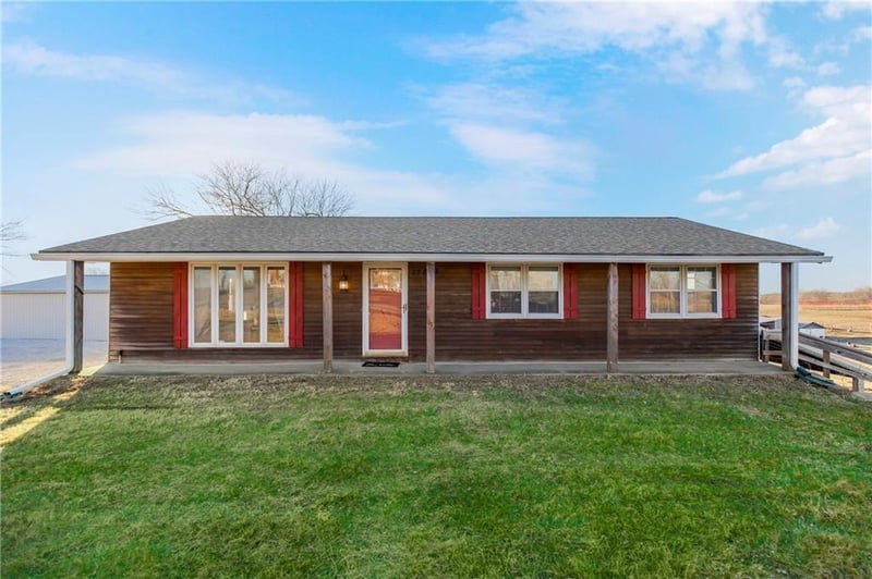 17504 State Route 33 Hw, Holt, MO 64048