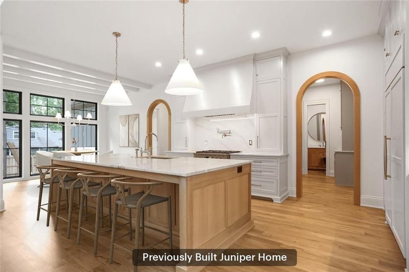 7412 Village Dr, Prairie Village, KS 66208