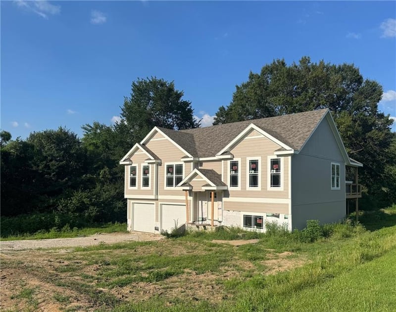 233 141 Rd, Warrensburg, MO 64093