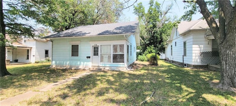 716 Lincoln St, Iola, KS 66749