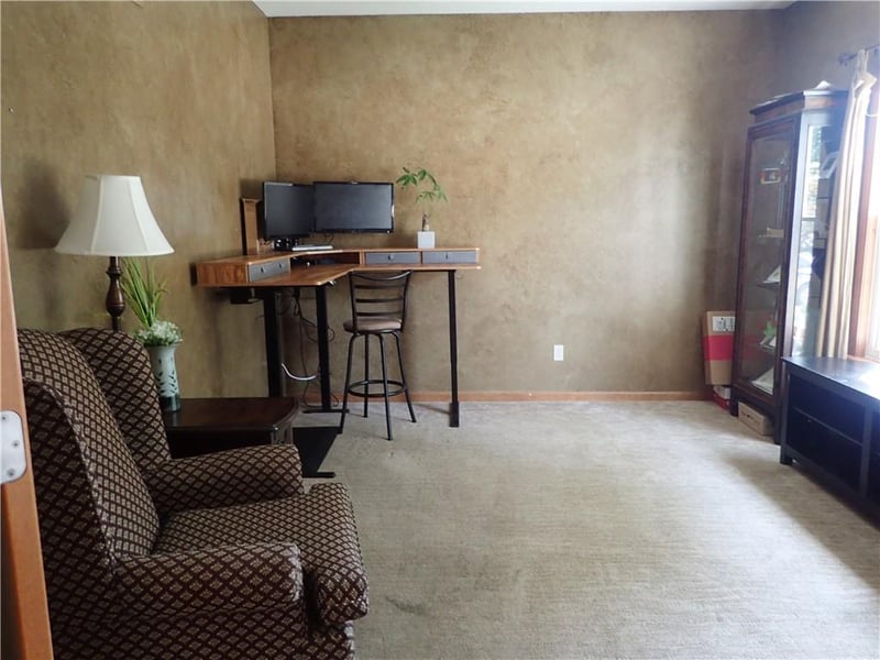 2924 Silverspur Rd, Lee's Summit, MO 64081