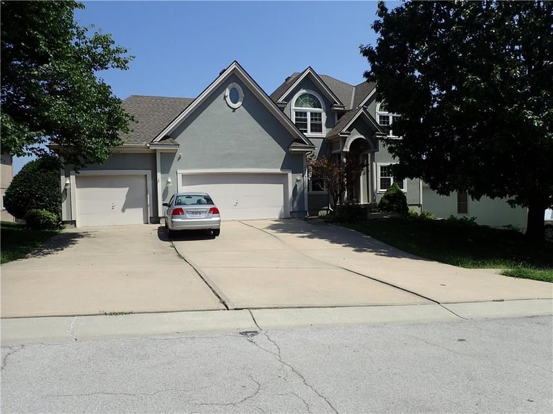 2924 SW Silverspur Rd, Lee's Summit, MO 64081