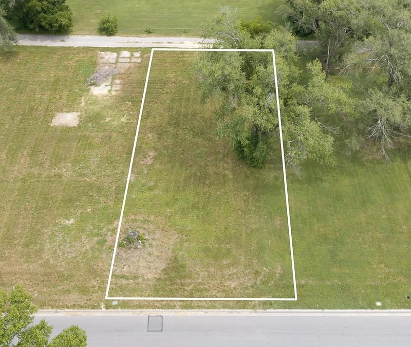 Lot 3 10th Ave, Leavenworth, KS 66048