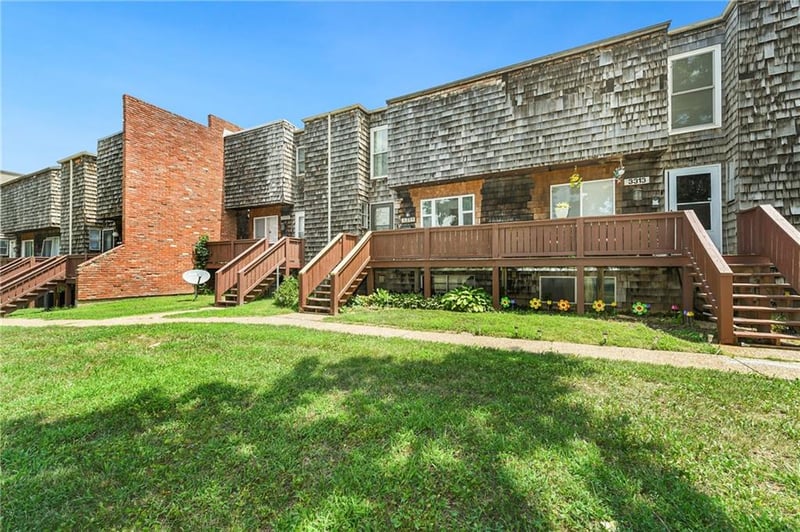 3311 Bridge Manor Dr, Kansas City, MO 64137
