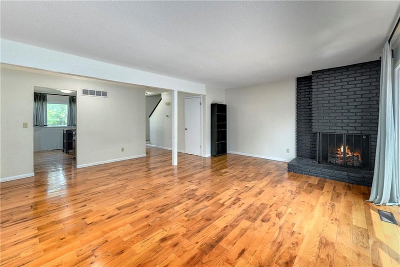 3311 Bridge Manor Dr, Kansas City, MO 64137
