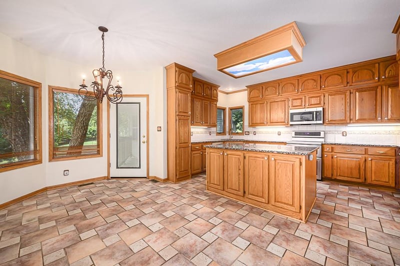 12901 Mcintyre Rd, Leavenworth, KS 66048