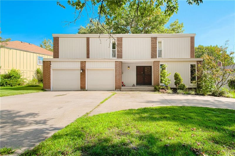9803 Colony Pl, Kansas City, MO 64131