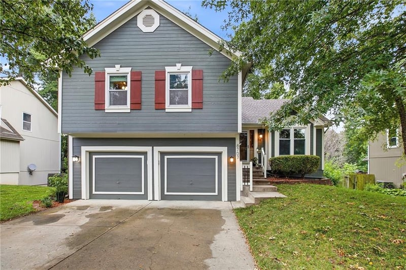8707 Mcdonald Ave, Kansas City, MO 64153