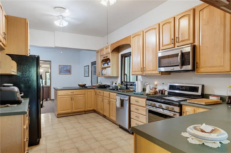 206 Ridgeway St, Trenton, MO 64683
