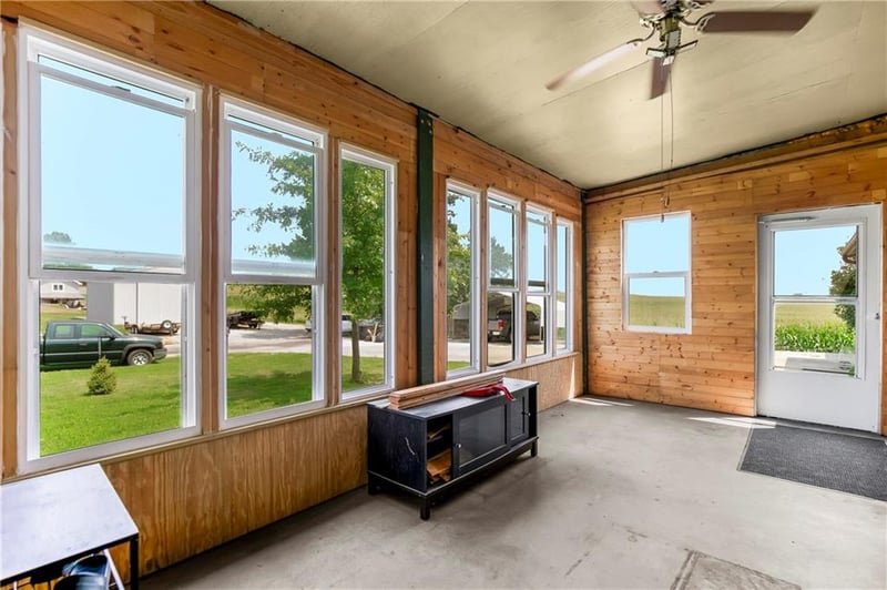 12086 Mike Rd, Lexington, MO 64067
