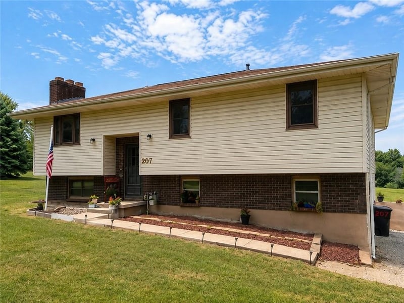 207 Evergreen St, Excelsior Springs, MO 64024