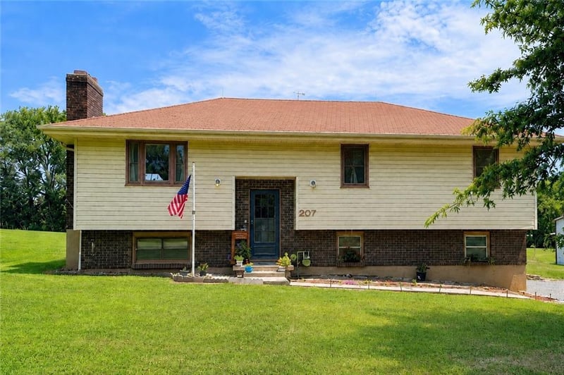 207 Evergreen St, Excelsior Springs, MO 64024